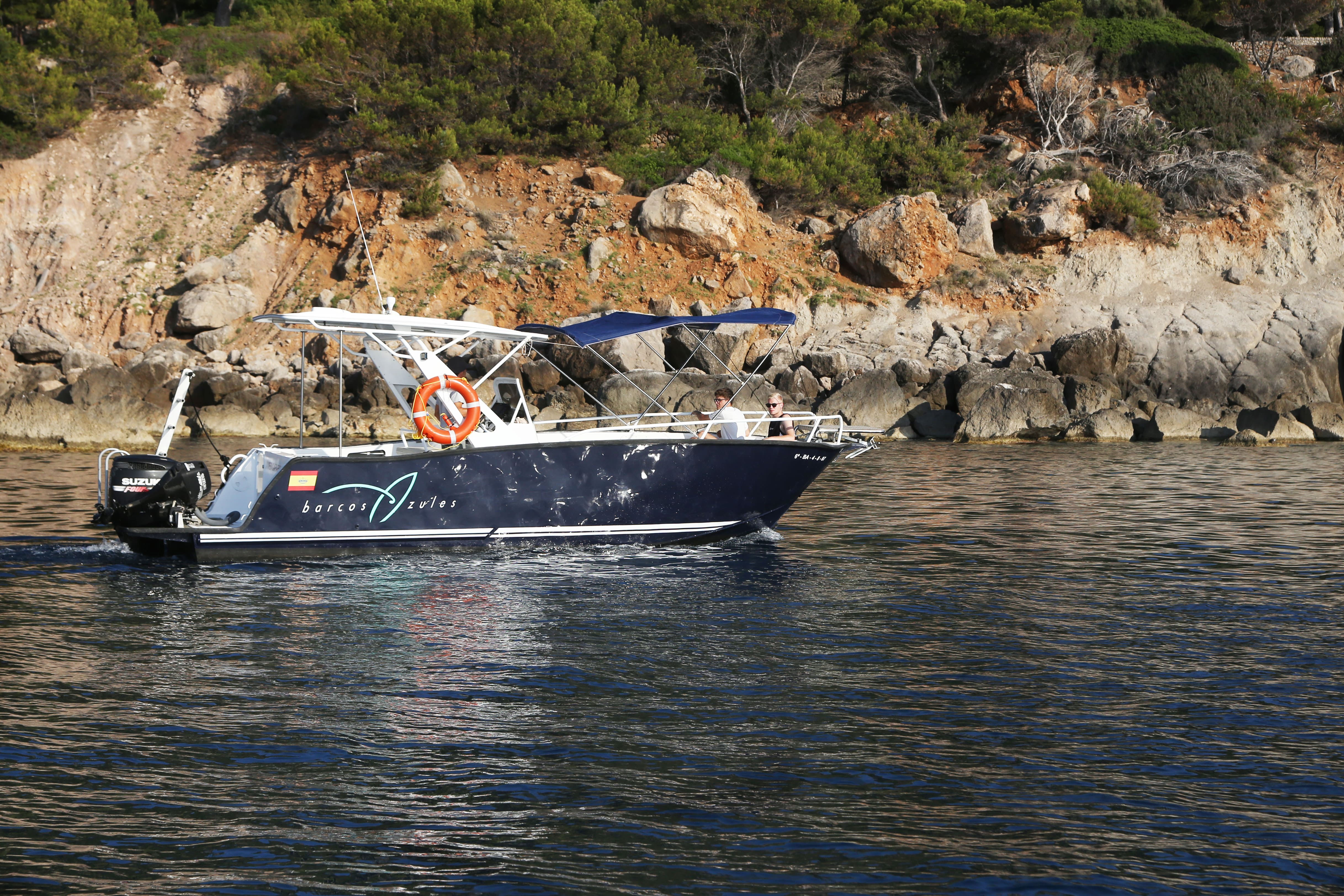 Alquiler lancha Puerto de Sóller, ideal para 8 pasajeros